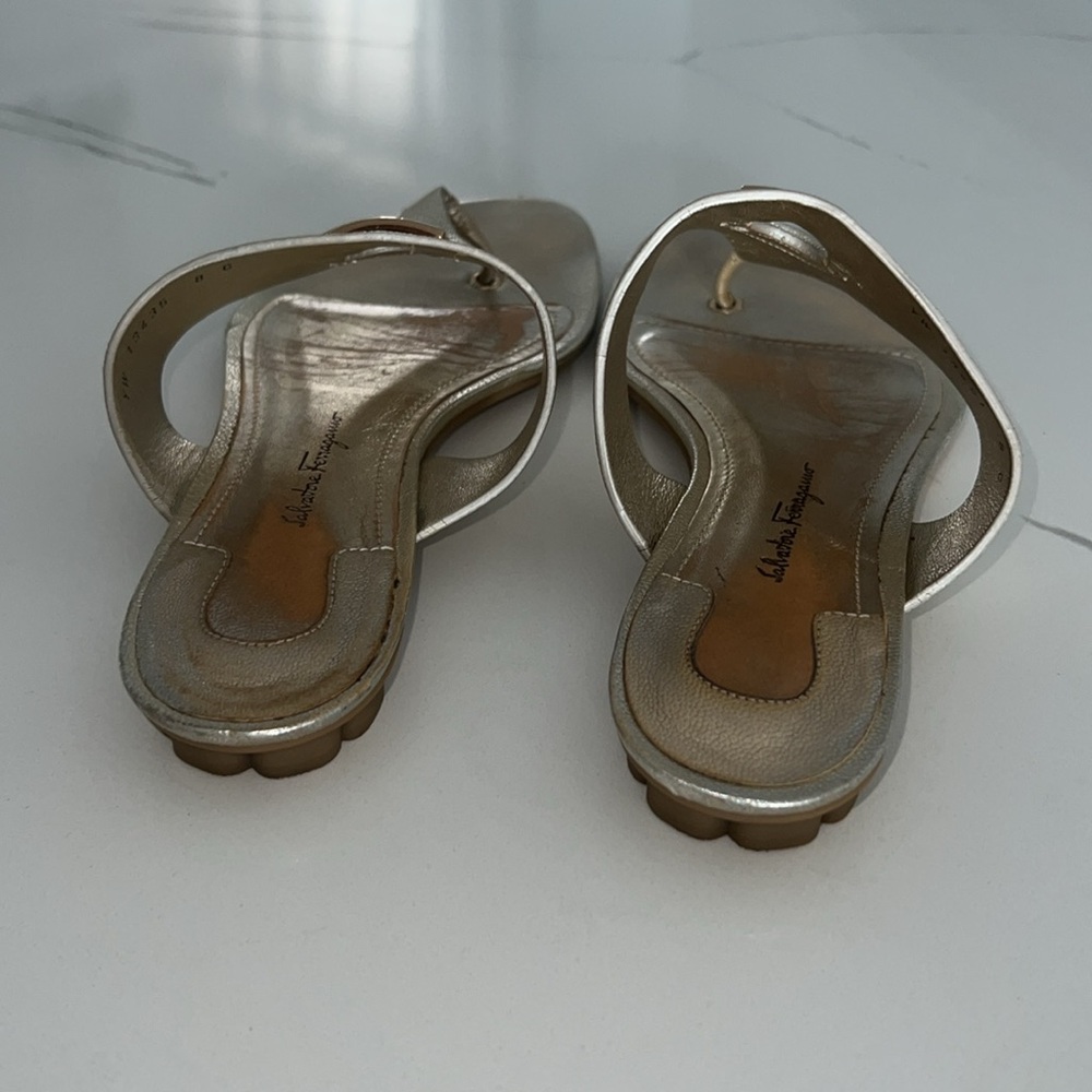 Salvatore Ferragamo GOLD/METALLIC THONGS SANDAL - Picture 6 of 14
